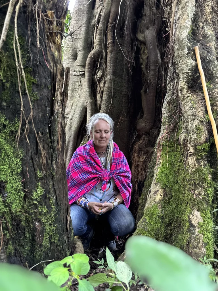 Nenkaï en méditation au pied d’un arbre
